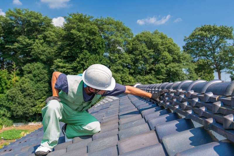 屋上・屋根・ベランダなどに耐水工事を施し雨漏りの事前対策